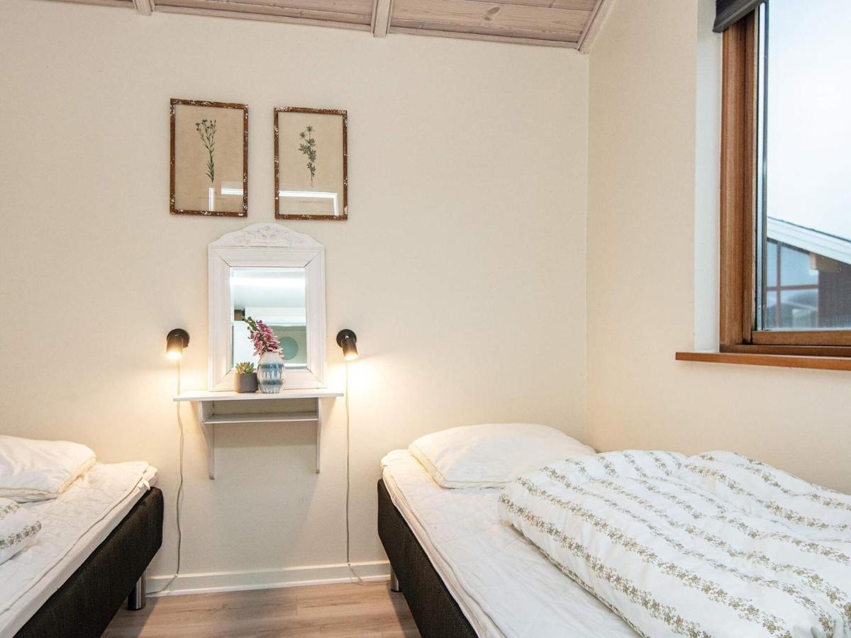Three-Bedroom Holiday Home In Ulfborg 4 Thorsminde Exteriör bild