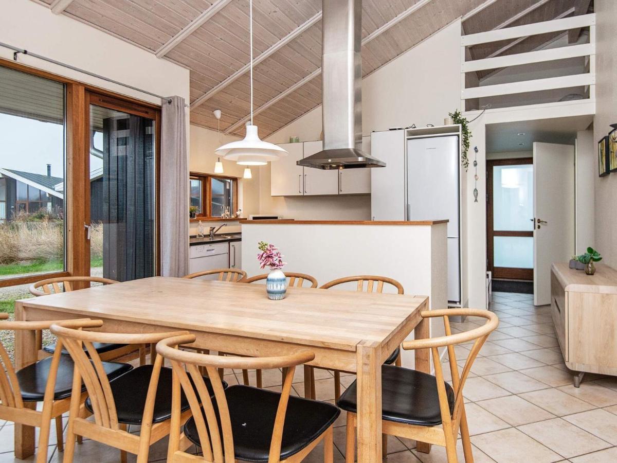 Three-Bedroom Holiday Home In Ulfborg 4 Thorsminde Exteriör bild